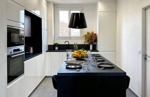 Saint-Sylvestre Apartamento | Chic 2 Bedroom, 4-6 pers, Garage, Renovated, AC, Wi-Fi, Tram