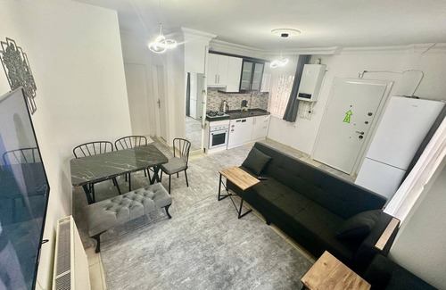 Kepez Apartamento | Chic 2-bedroom apartment with WiFi, AC in marvelous Antalya