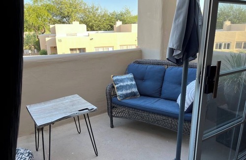 Cabo Del Rio Condominio | Chic 2-bedroom condo in Scottsdale - January bonus free stay in Sedona.