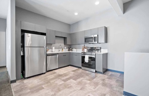 Lincoln Heights Condominio | Chic 2-bedroom condo with private patio