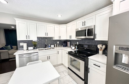 Lilburn Apartamento | Chic 2-bedroom corporate apartment with WiFi, AC in welcoming Lilburn