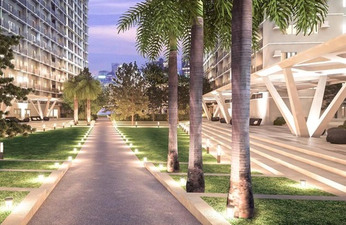Highway Hills Apartamento | Chic 2 Bedroom EDSA APT with Balcony