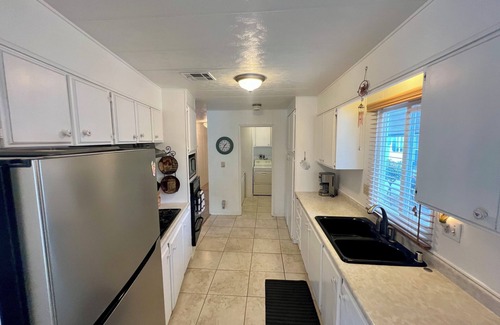 Agoura Hills Casa | Chic 2-bedroom mobile home with AC in beautiful Agoura Hills