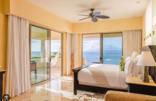 Centro de Cancún Complejo | Chic 2-bedroom resort with AC, fitness room, WiFi in awesome Cancún