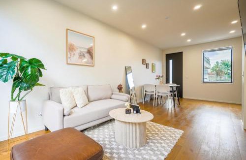 Grey Lynn Casa | Chic 2-Bedroom Retreat in Grey Lynn Minutes to CBD