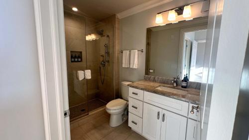 Near West Side Apartamento | Chic 2 BR 1 Parking Sleeps 6