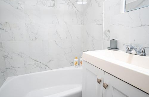 Upper East Side Apartamento | Chic 2BD Upper East Side Retreat