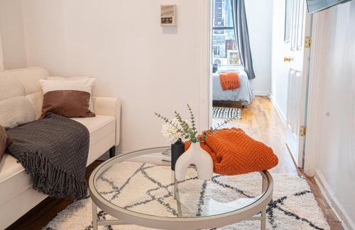 Upper East Side Apartamento | Chic 2BD Upper East Side Retreat