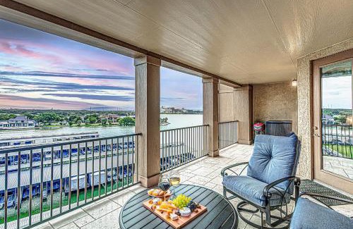Horseshoe Bay Casa | Chic 2BD with Balcony Pool Hot Tub & Marina Views