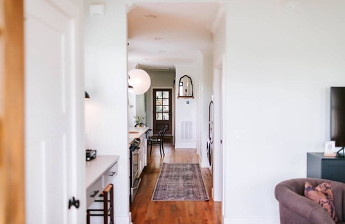 Jasper Cabina | Chic 2BR Cabin D by MHM Luxury Properties