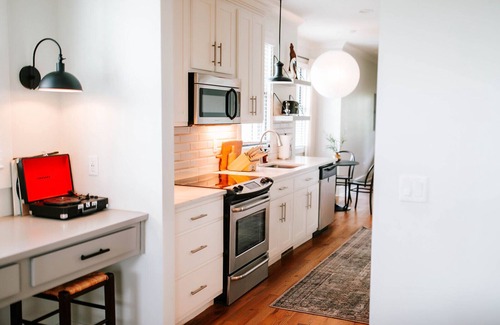 Jasper Cabina | Chic 2BR Cabin D by MHM Luxury Properties