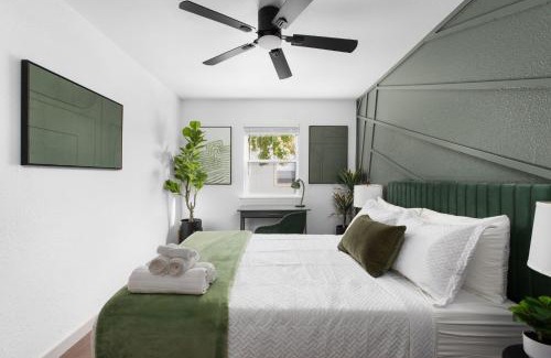 South Lamar Apartamento | Chic 2BR Escape Sleeps 8 w Private Patio