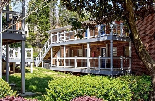Buckhead Apartamento | Chic 2BR Family-sized Apartment near Lenox Square! Perfect ATL getaway!!