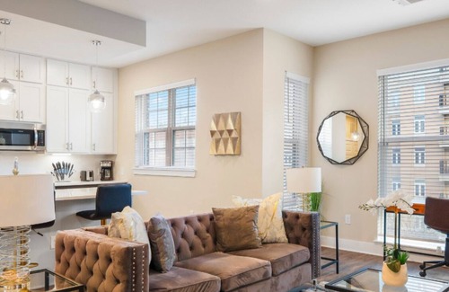 Charlotte Center City Apartamento | Reluxme | Chic 2BR High-Rise Near Attractions