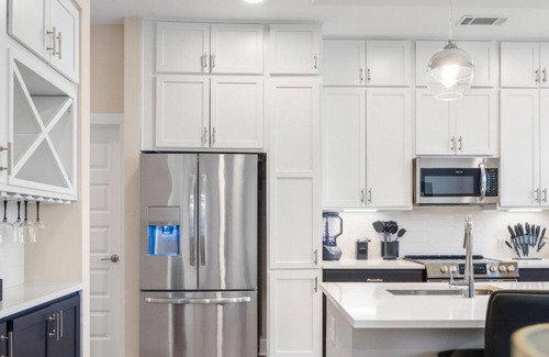 Charlotte Center City Apartamento | Reluxme | Chic 2BR High-Rise Near Attractions