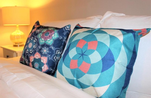 Franklin Park Casa | Chic 2BR near DT, 8 min walk to Park&Conservatory