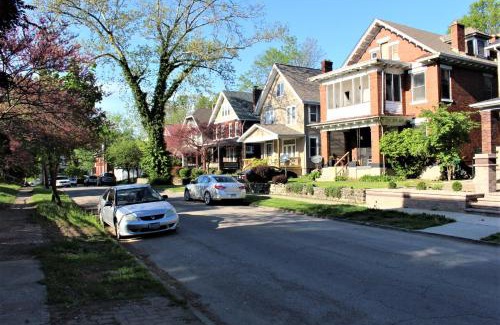 Franklin Park Casa | Chic 2BR near DT, 8 min walk to Park&Conservatory