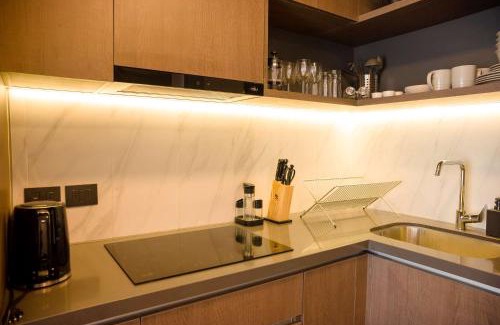 El Golf Apartamento | Chic 2BR Oasis in Las Condes Ready for Relaxation