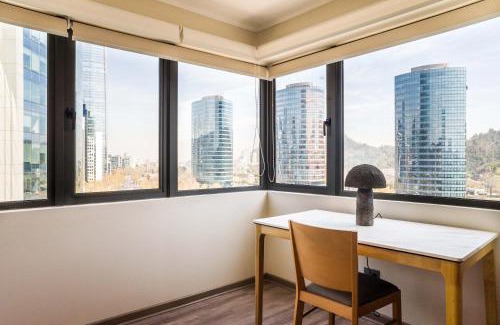 El Golf Apartamento | Chic 2BR Retreat in Vitacura Perfect for 3 Steps from Everything