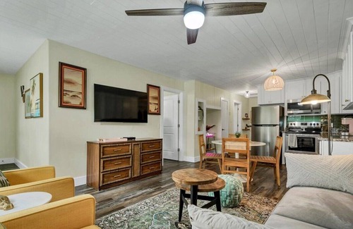 Safety Harbor Apartamento | Relaxing 2BR in Safety Harbor | Wi-Fi Included