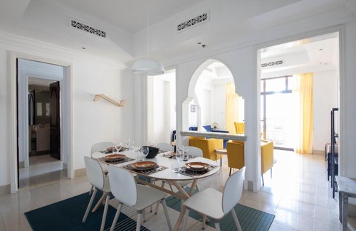 Downtown Dubai Apartamento | Chic 2BR with Burj Khalifa View in Souk Al Bahar