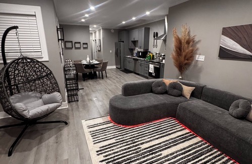 Near East Columbus Condominio | Chic 3-bedroom condo with fitness room, WiFi in welcoming Columbus