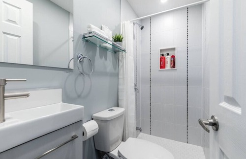 Parkdale Apartamento | Chic 3BR apartment in Queen West, Downtown Toronto