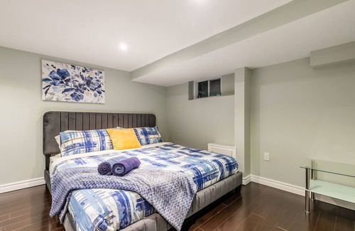 Parkdale Apartamento | Chic 3BR apartment in Queen West, Downtown Toronto