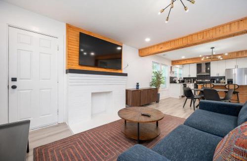 Church Street Casa | Chic 3BR Bungalow with Screened Porch & Patios