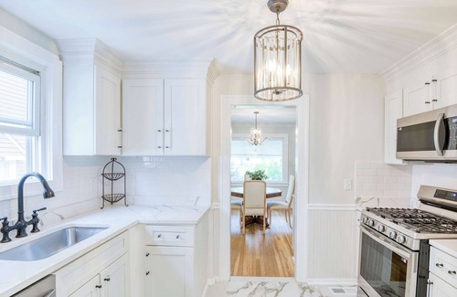 University Heights Casa | Fully Furnished, Cozy 4-bedroom retreat in University Heights