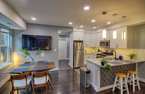 Tower Grove South Apartamento | Chic 3BR Gem | TG Park | Patio+Yard+W/D+Workspace