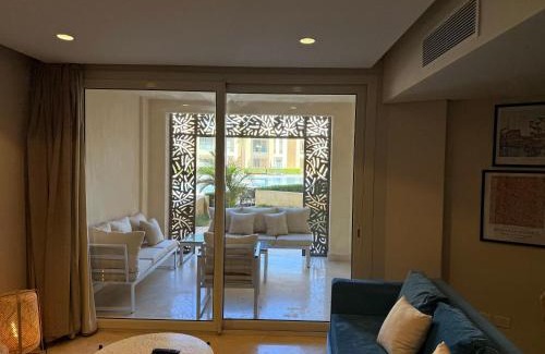 El Gouna Apartamento | Chic 3BR Ground Free Beach & Pool access at Mangroovy