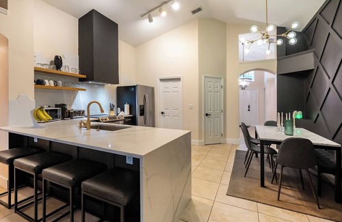 Sunrise Lakes Casa | Chic 3 BR w/ Pool – Near Disney Magic
