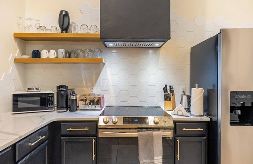 Sunrise Lakes Casa | Chic 3 BR w/ Pool – Near Disney Magic