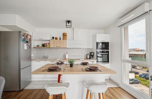 Bezons Apartamento | Chic and comfortable apart with parking and balcony