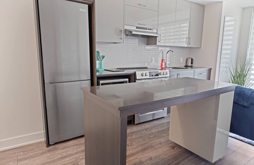 The Peanut Condominio | Chic and Cozy 2 Bedroom Condo: Your Perfect Getaway Awaits!.