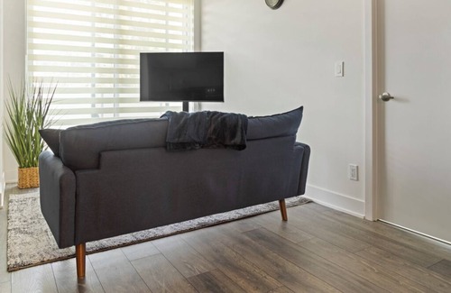 The Peanut Condominio | Chic and Cozy 2 Bedroom Condo: Your Perfect Getaway Awaits!.