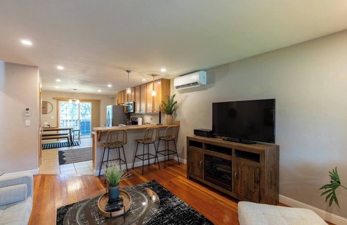 Mount Shasta Casa | Chic and cozy centrally located getaway