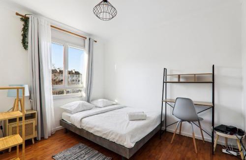 Sartrouville Apartamento | Chic and spacious apart with parking
