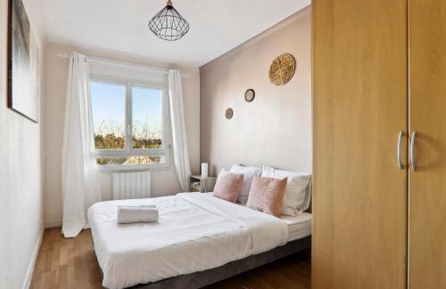 Sartrouville Apartamento | Chic and spacious apart with parking