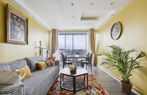 Colombes Apartamento | Chic and spacious apart with parking