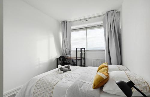 Colombes Apartamento | Chic and spacious apart with parking
