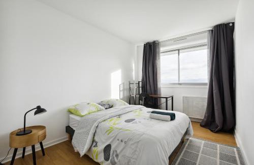 Colombes Apartamento | Chic and spacious apart with parking