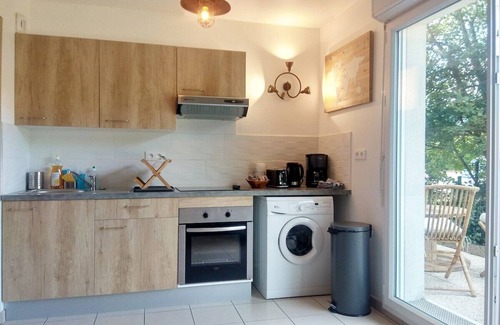 Courdimanche Apartamento | Chic apart with terrace garden parking