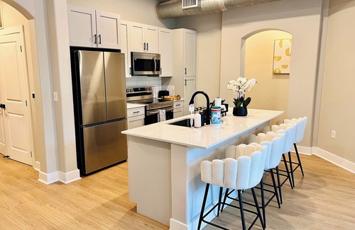 Towson Apartamento | Chic Apartment Facing Towson Mall