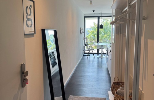 Attendorn Apartamento | Chic apartment in a central location with a large balcony and views over the city