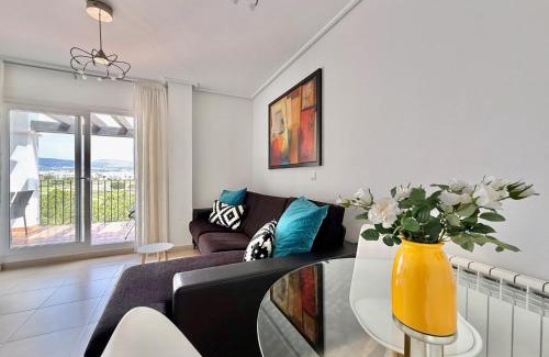 Jerónimo y Avileses y Balsicas de Arriba Apartamento | Chic apartment with lovely terrace, pool & golf view