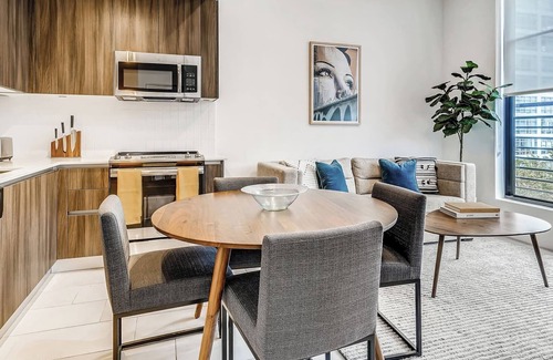 Wynwood Art District Apartamento | Chic apartment with rooftop pool and AC in delightful Miami