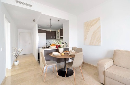 Manilva Apartamento | Chic apartment with sea and mountain views.Pool |2BR|4Min from the beach|.