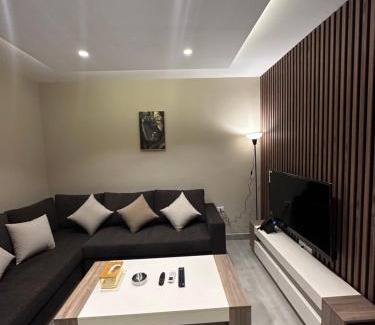 Al Swaifyeh Apartamento | Chic Apartments For Rent ave1-7